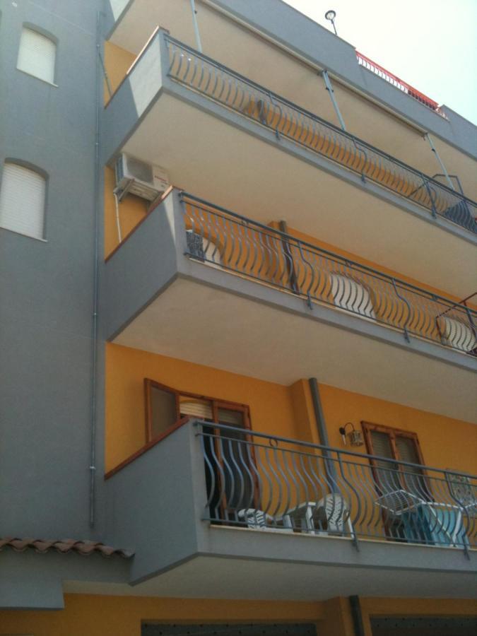 Residence La fenice FF Giardini-Naxos Extérieur photo